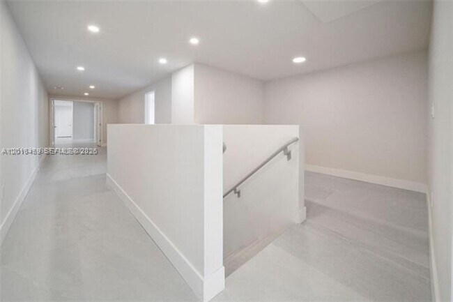 Building Photo - 555 NE 34th St