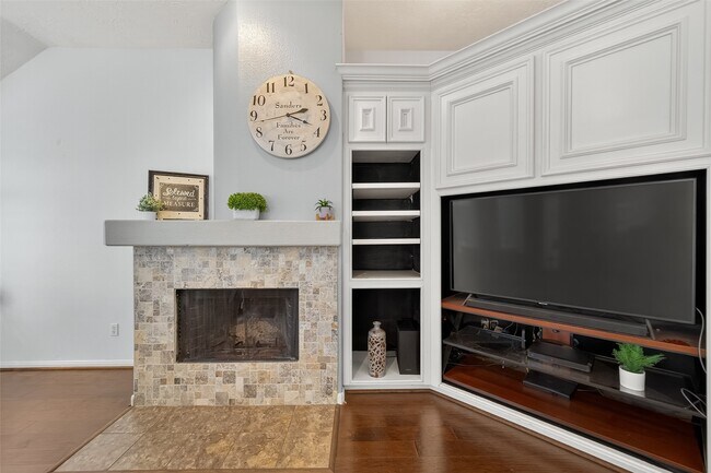 Building Photo - 17518 Heartwind Ct