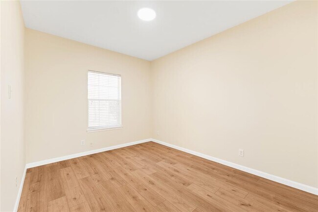 Building Photo - 3331 Clayton Terrace Dr