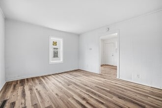 Building Photo - 1614 W 18th St