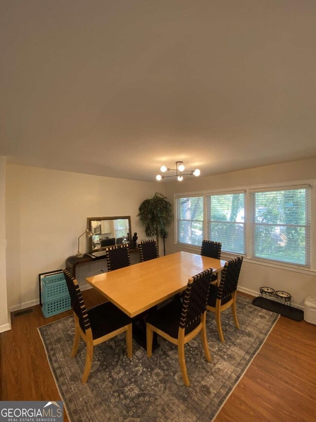 Building Photo - 1317 Dunwoody Ln NE