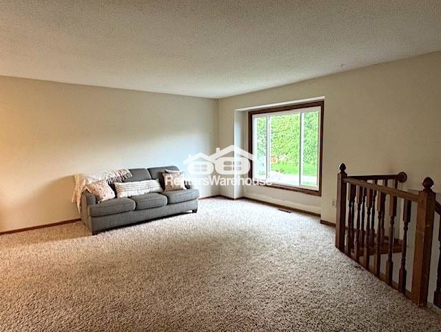Building Photo - 7020 Meadow Ct