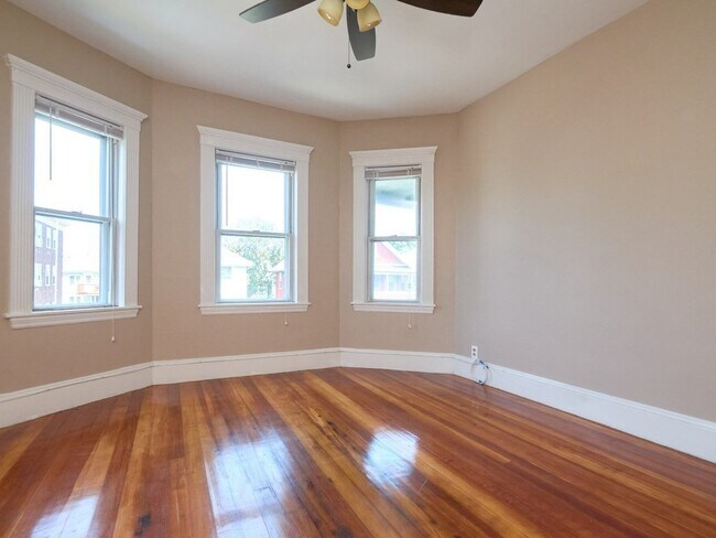 Building Photo - 447 Ashmont St