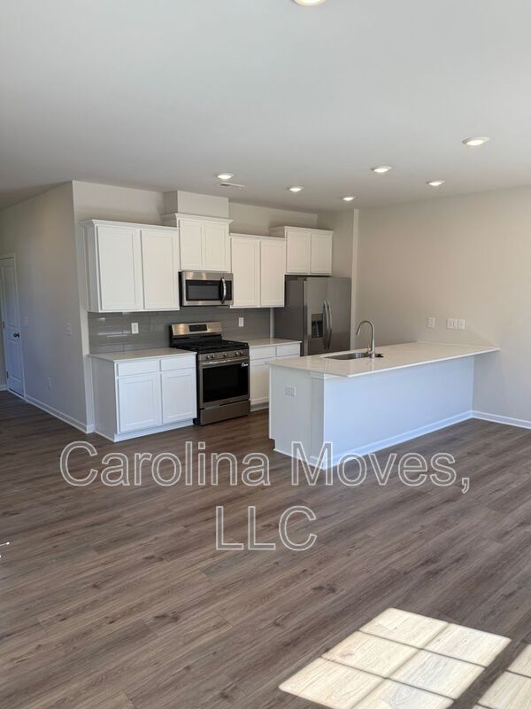 Building Photo - 15 Twiggs Ln