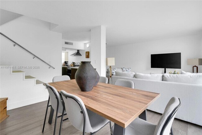 Building Photo - 830 NW 87th Ave