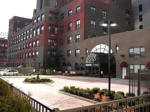 Renaissance Towers Gated Building - 111 Mulberry St
