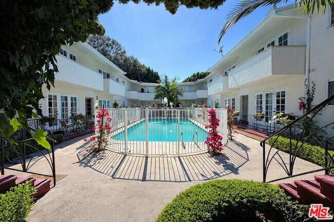 Building Photo - 1033 20th St