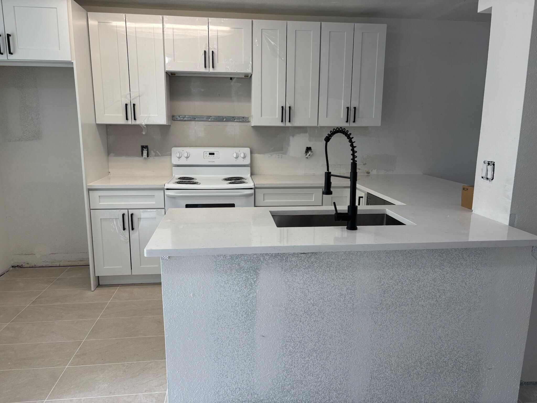 Building Photo - 7617 tamarind ave