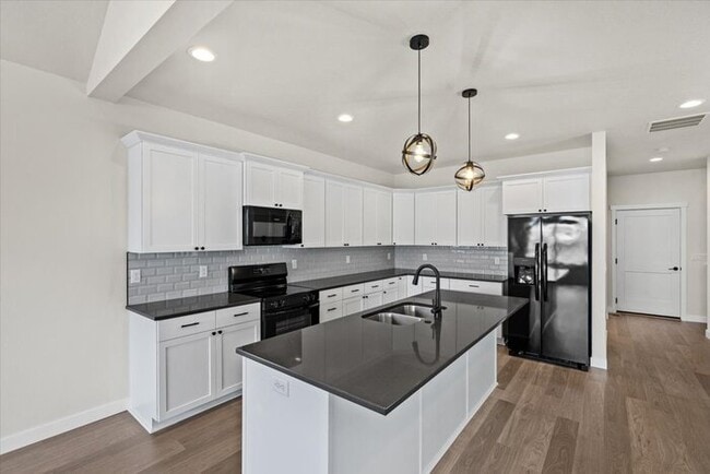 Building Photo - Cardinal