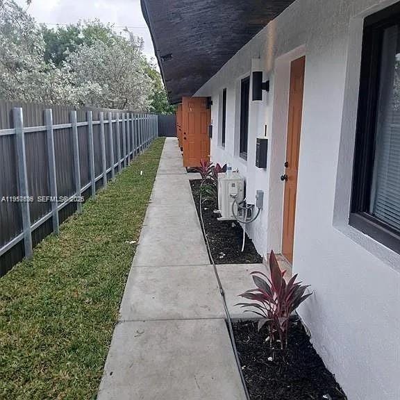 Building Photo - 900 NW 8th Ave