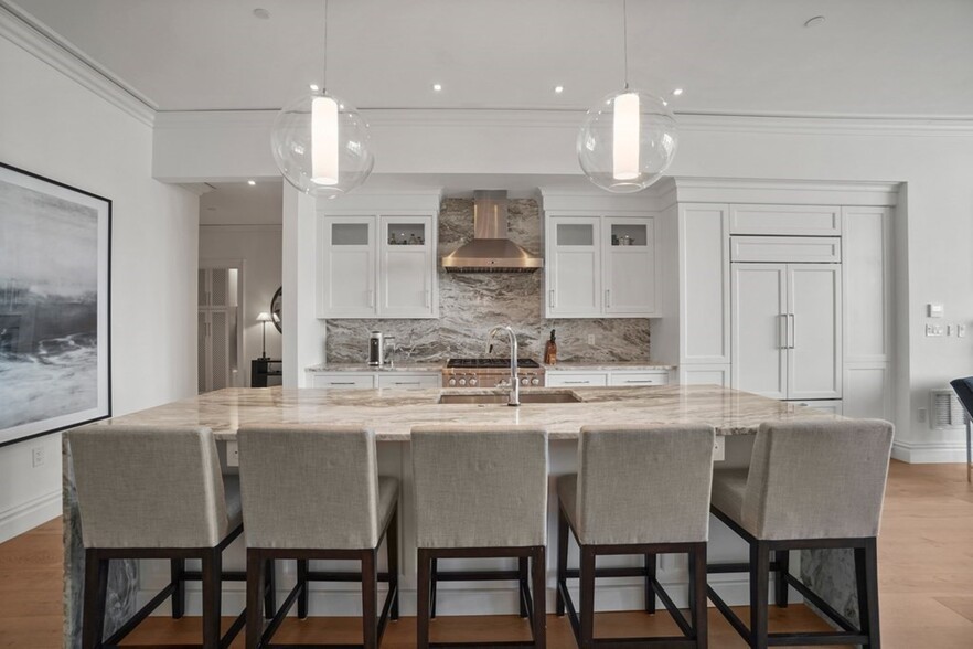 Building Photo - 32 Derne St