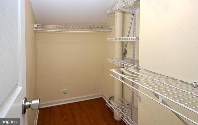 Building Photo - 132 Conarroe St