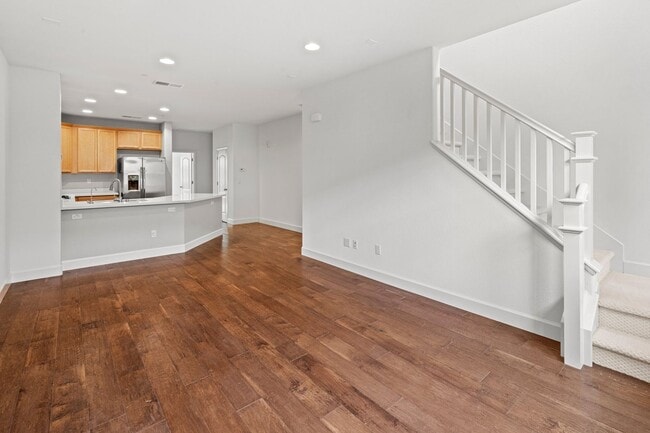 Building Photo - TOSCANA TOWNHOME EMBRACES LUXURY LIVING PRIVACY | SECURITY | MANY UPGRADES