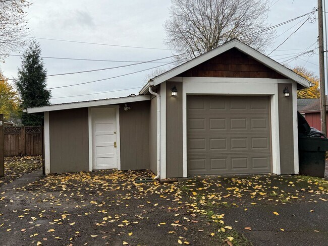 Building Photo - Beautiful 3B/2Ba Ranch in Longview on Lake...