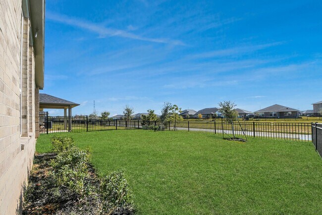 Building Photo - 27111 Blue Pool Dr