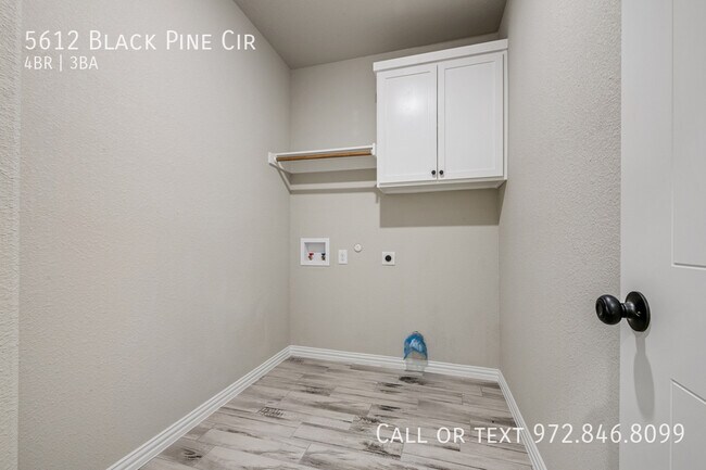 Building Photo - 5612 Black Pine Cir
