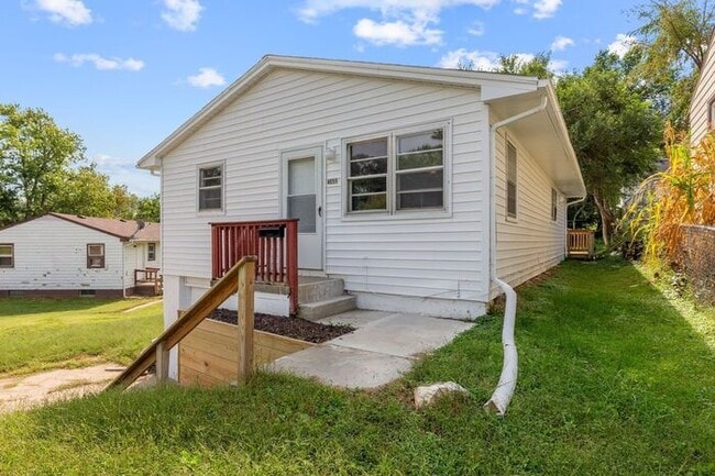 Building Photo - New listing -