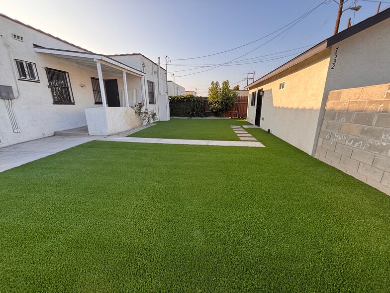 Building Photo - 7530 S Hobart Blvd