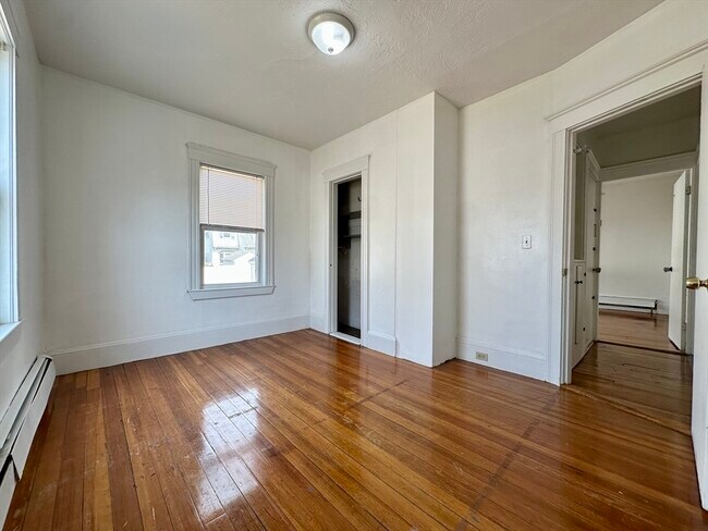 Building Photo - 18 Appleton St