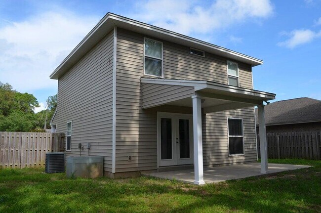 Building Photo - 71 10th St
