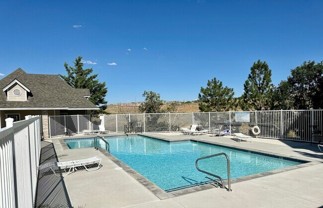 Building Photo - 4 Bedroom, 4 Bath Condo