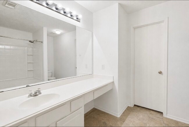 Building Photo - 11430 Moonlight Ridge Dr
