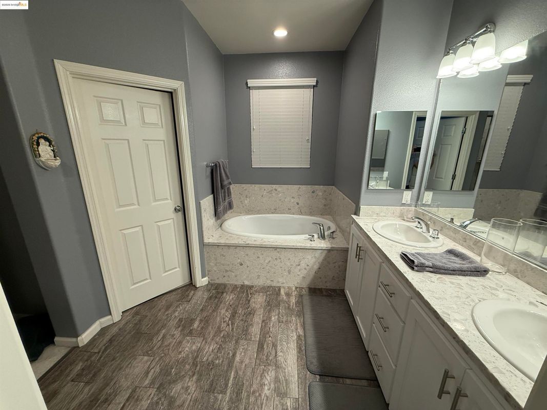 Building Photo - 482 Crimson Clover Ct