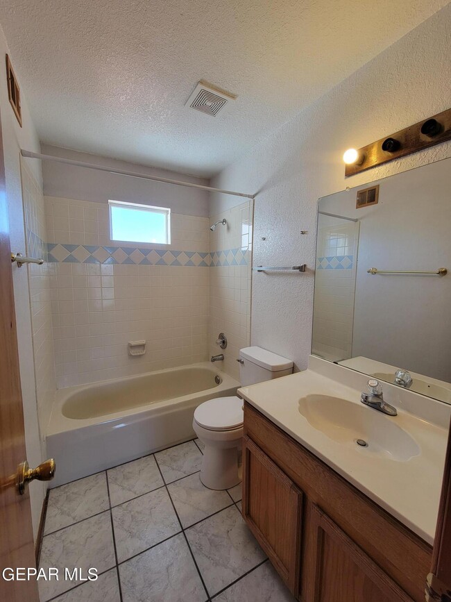 Building Photo - 6920 Imperial Ridge Dr