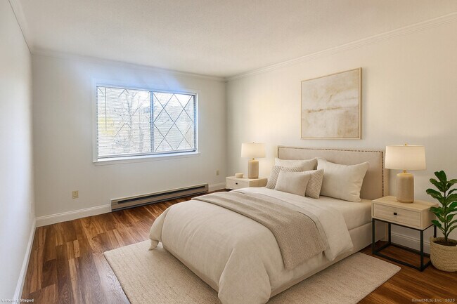 Building Photo - 150 Main St