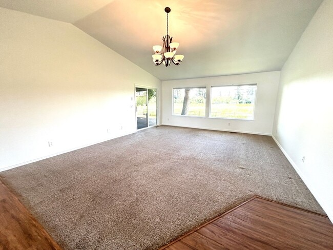 Building Photo - ~5 bedroom in a Picturesque Country Setting~