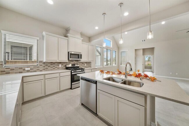 Building Photo - 1547 Crystal Stream Dr