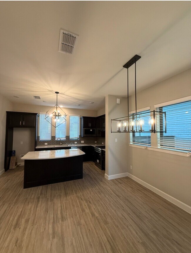 Building Photo - 3223 Full Bellied Ln