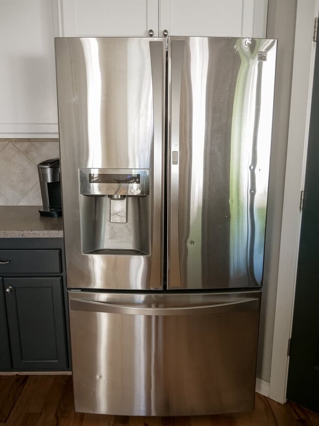 Building Photo - 151 Cub St W