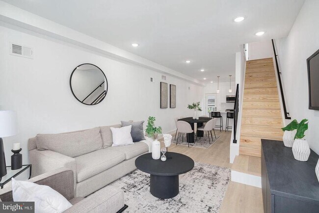 Building Photo - 3957 Wyalusing Ave