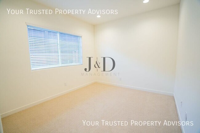 Building Photo - 1371 N Vulcan Ave