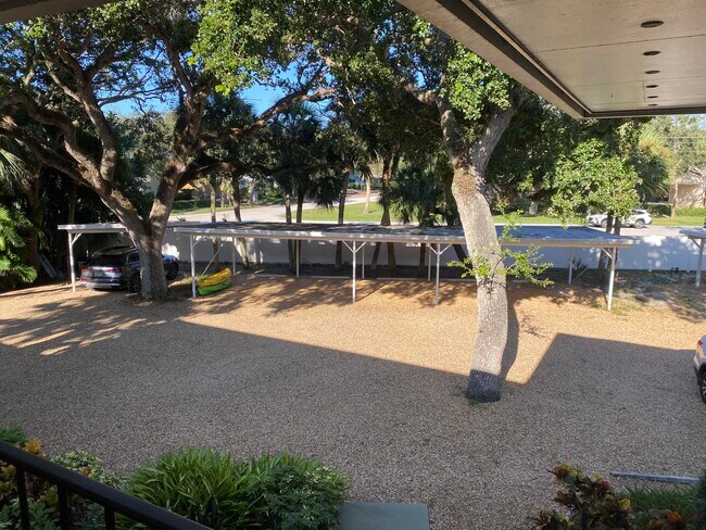 Building Photo - 800 Coquina Ln