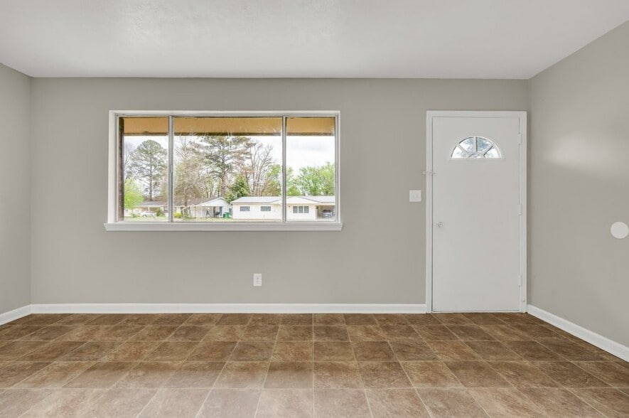 Building Photo - 805 Spruce St