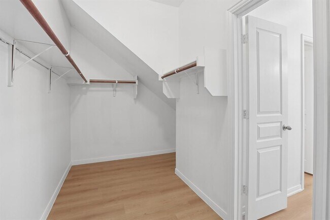Building Photo - 1385 Red Stag Pl
