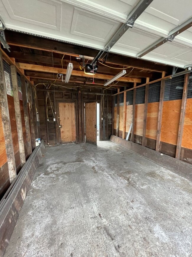 Building Photo - 1219 H St