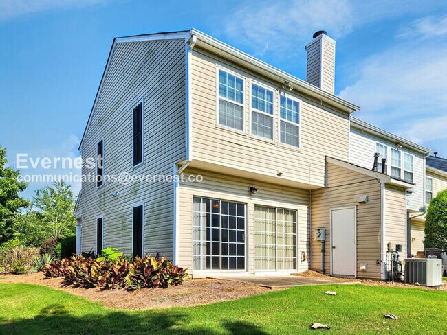 Building Photo - 2521 Heyoak Ct