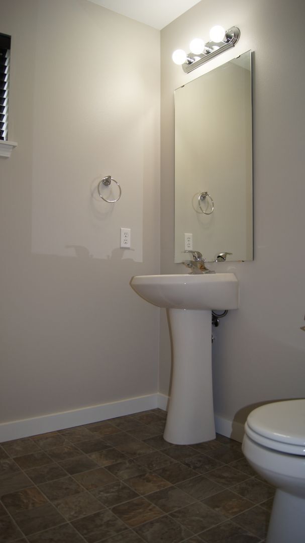 Building Photo - Lovely, upgraded DuPont home