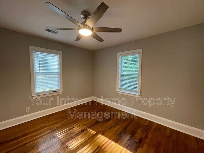Building Photo - 452 Deckner Ave SW
