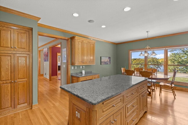 Building Photo - 1580 E Shore Dr