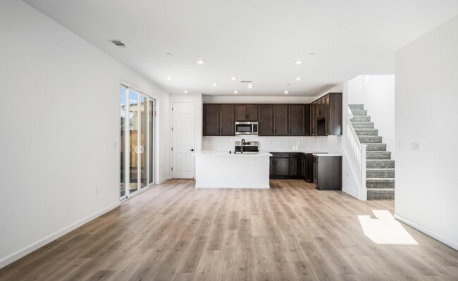 Building Photo - 1026 Arneis Pl