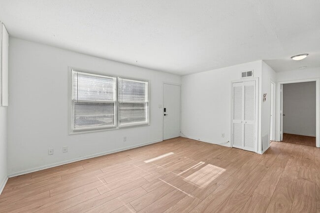 Building Photo - Tiehen Realty - Booth