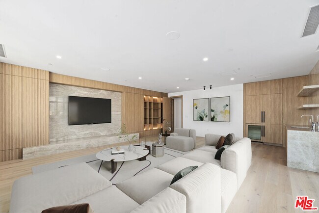 Building Photo - 230 W Olympic Blvd