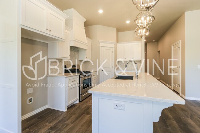 Building Photo - 8509 Stark St