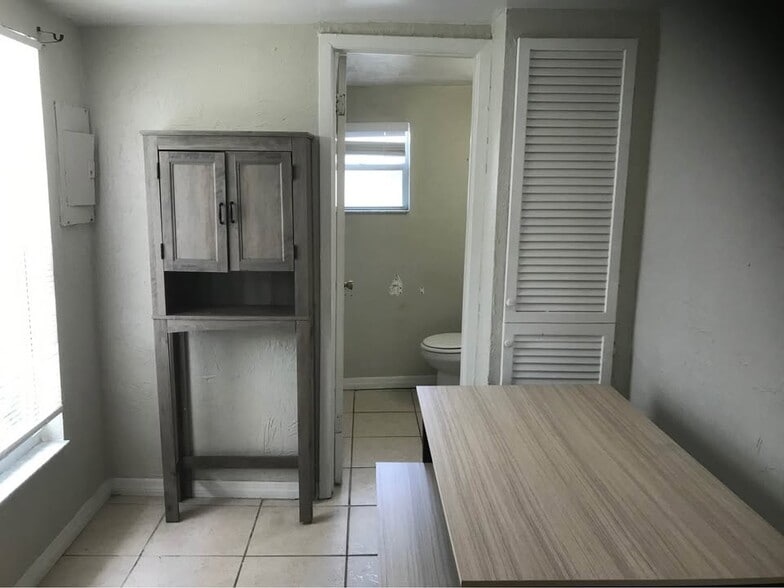 Building Photo - 312 N J St