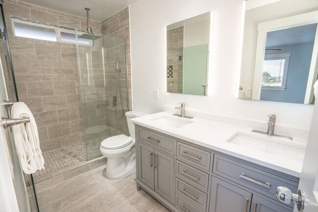 Building Photo - Waikapu Gardens 4 Bed/3 Bath, Beautiful Ho...