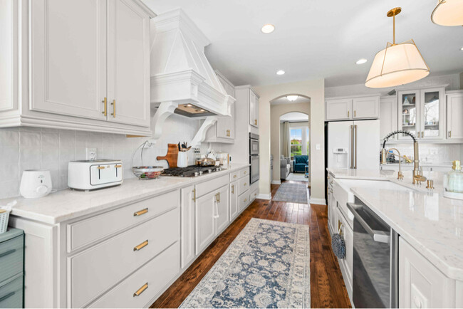 Building Photo - 5990 Hollow Ct